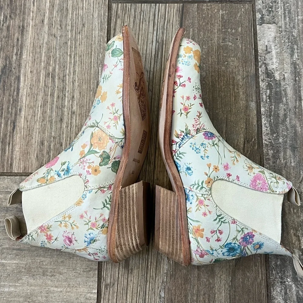Free People Beau Western Boots in Ivory Floral size 6.5